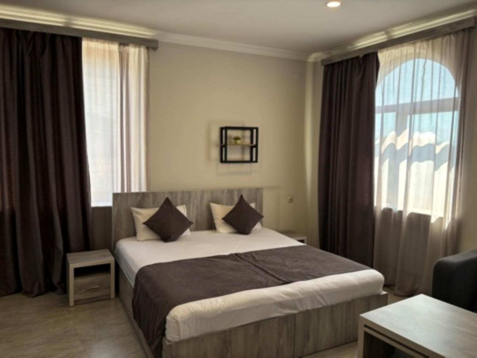 Hotel Menua Yerevan Exterior photo